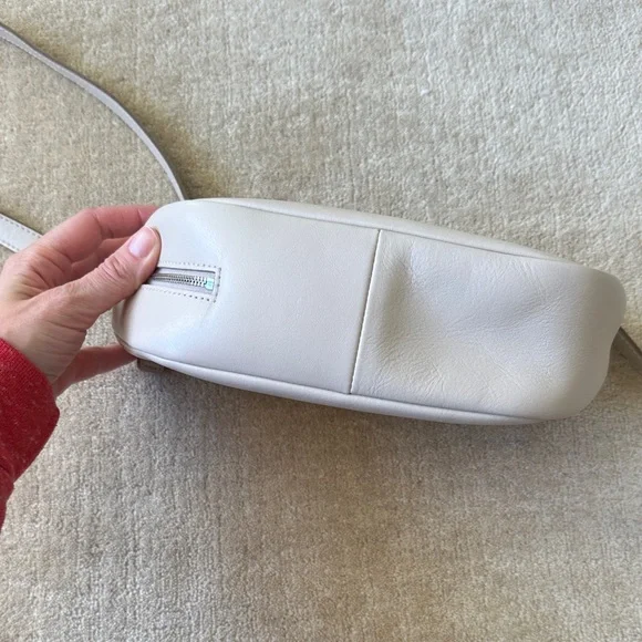 Madewell Sling Crossbody - Picture 7 of 8